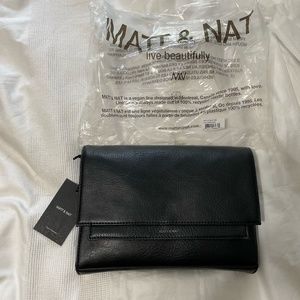 Matt & Nat Black Dwell Collection SILVI Cross Body Bag